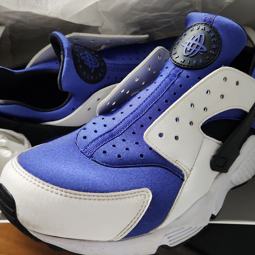 Nike Air Huarache Sneakers Size 9
